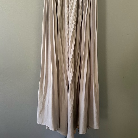 Gracia Accordion Pleated Skirt - Picture 7 of 9